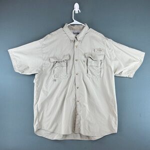 Columbia Men's Short-Sleeve Button-Down Shirt in Light Beige